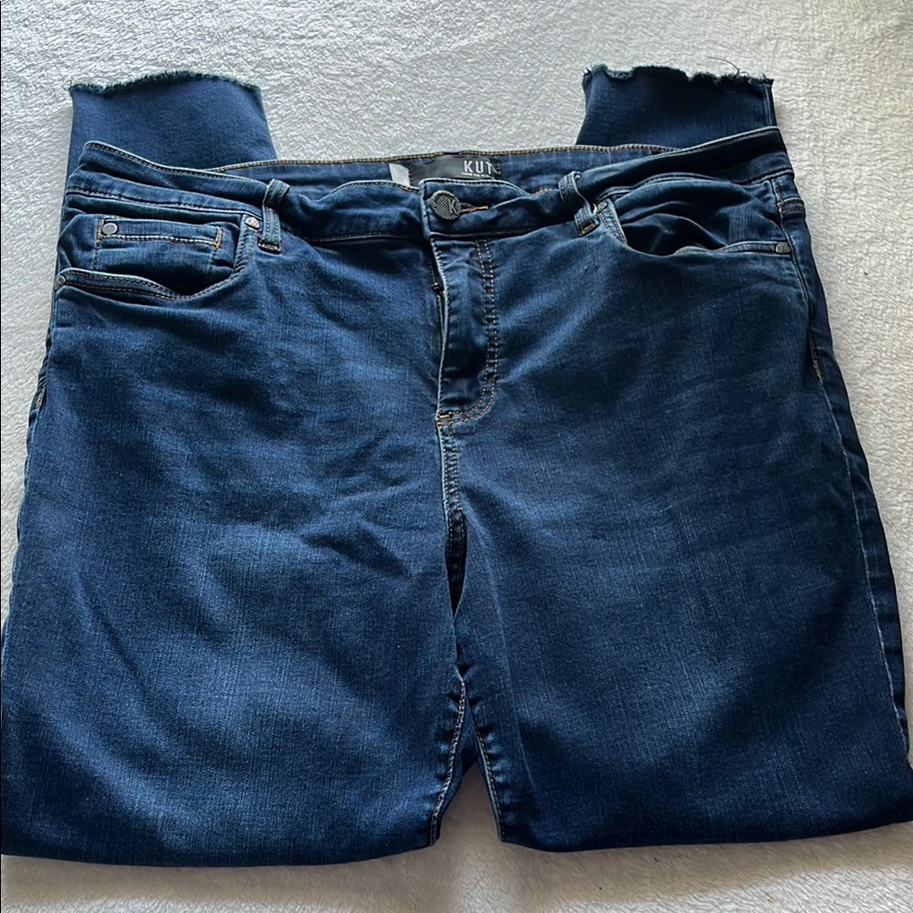 Kut from the Kloth Blue Jeans with Classic Denim Look